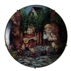 Private Parade by M. I. Hummel collector plate # Plate # L02785